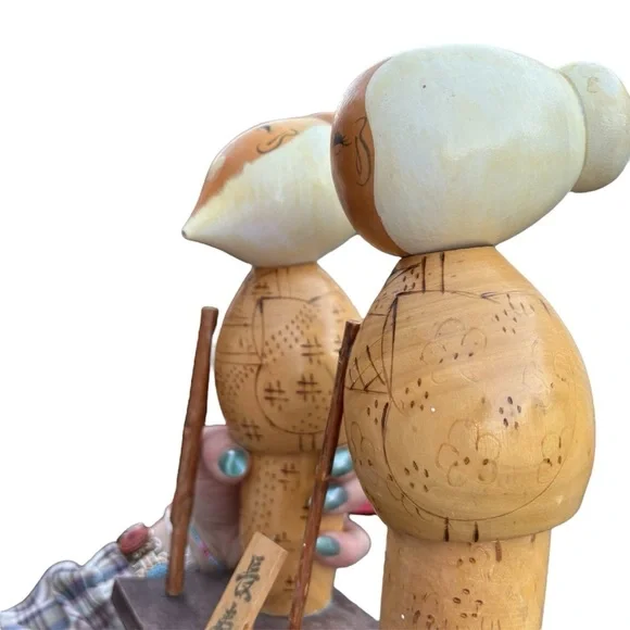 Vintage Japanese Wooden kokeshi dolls elderly couple takasago signed - Picture 5 of 6